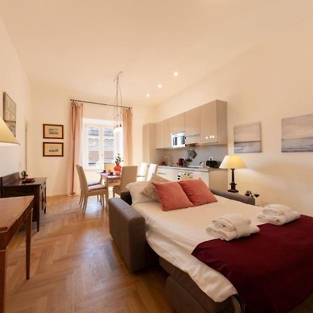 The Best Rent - Bright Apartment Near Isola Tiberina Rome Exterior photo