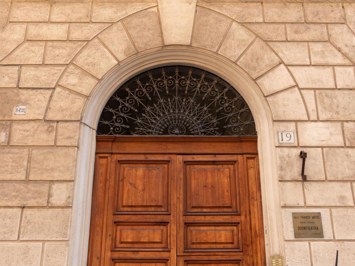 The Best Rent - Bright Apartment Near Isola Tiberina Rome Exterior photo